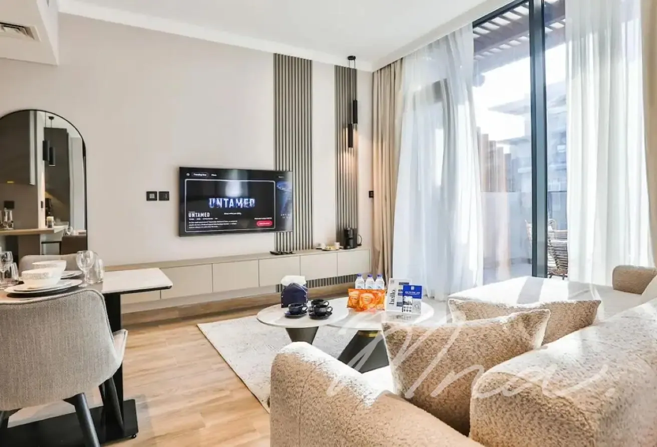 Spacious | Upgraded | Fully Furnished Apartment