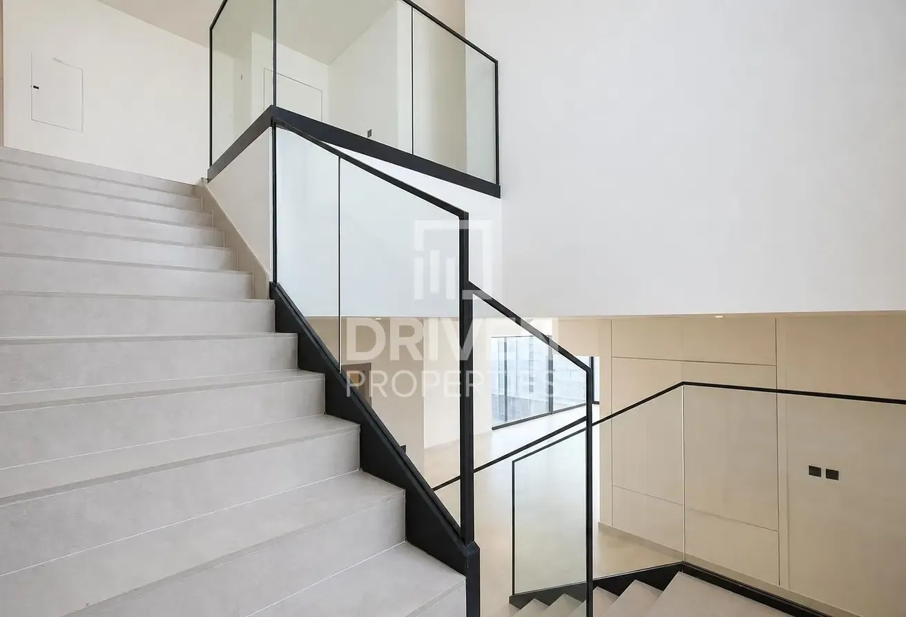 New Corner Villa with Maids Room | Single Row