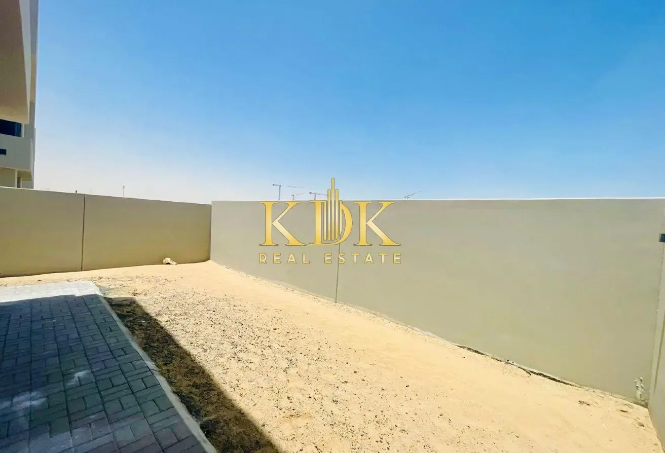 Modern 3BR Villa | California Village | Stylish