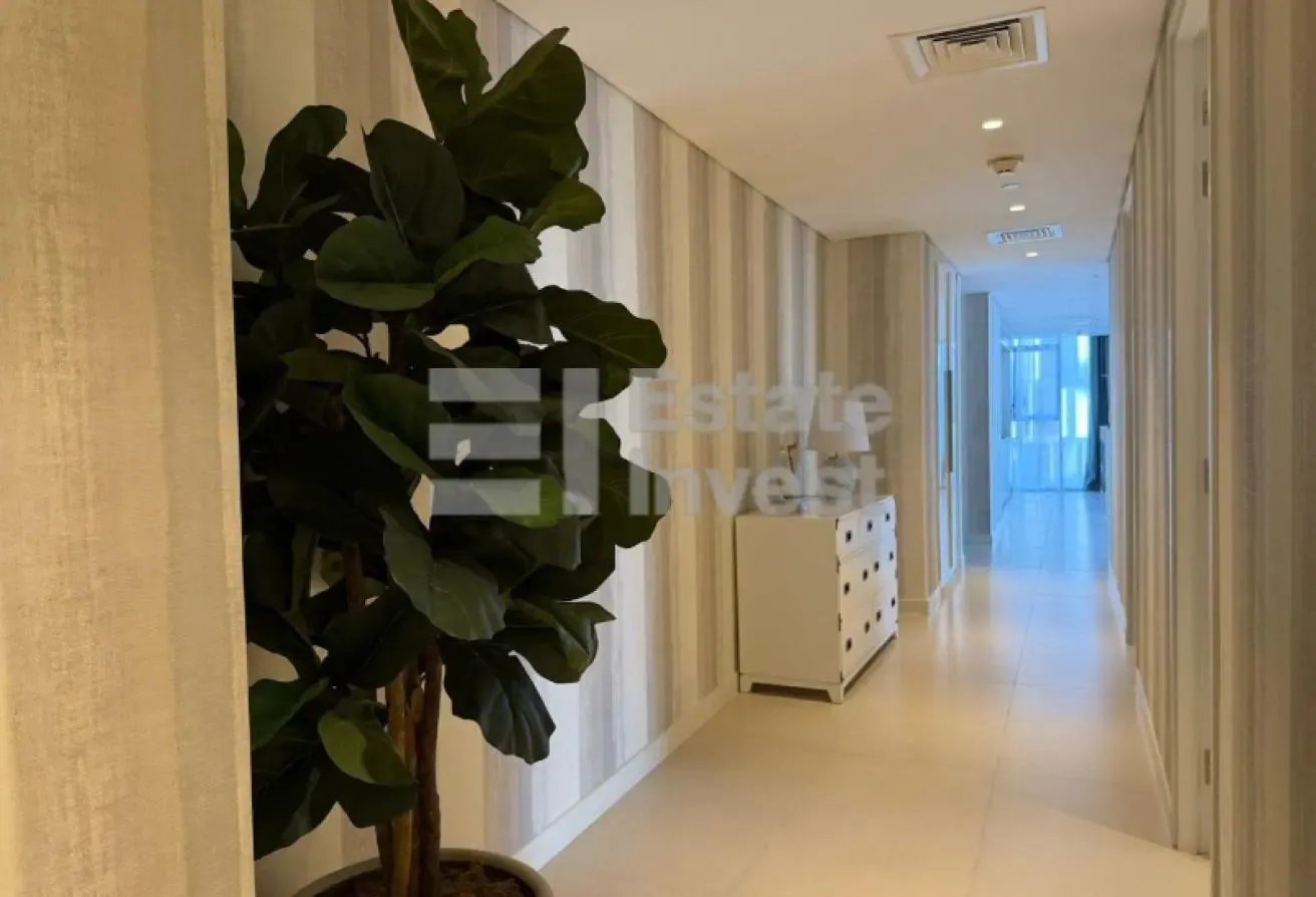 MAIDS ROOM / 2 PARKING SPACES / FULLY FURNISHED