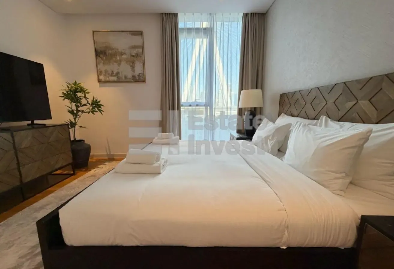 MAIDS ROOM / 2 PARKING SPACES / FULLY FURNISHED