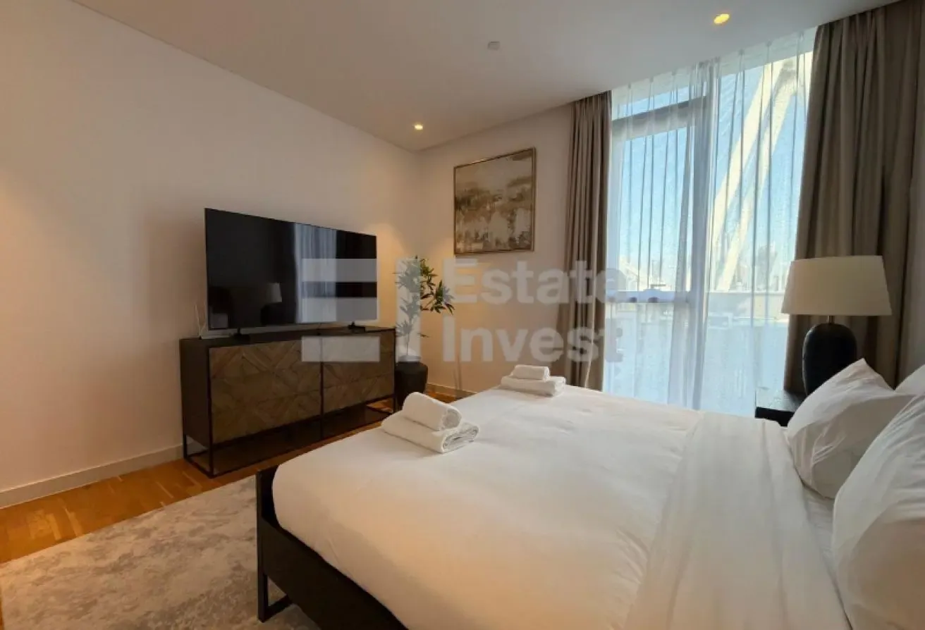 MAIDS ROOM / 2 PARKING SPACES / FULLY FURNISHED