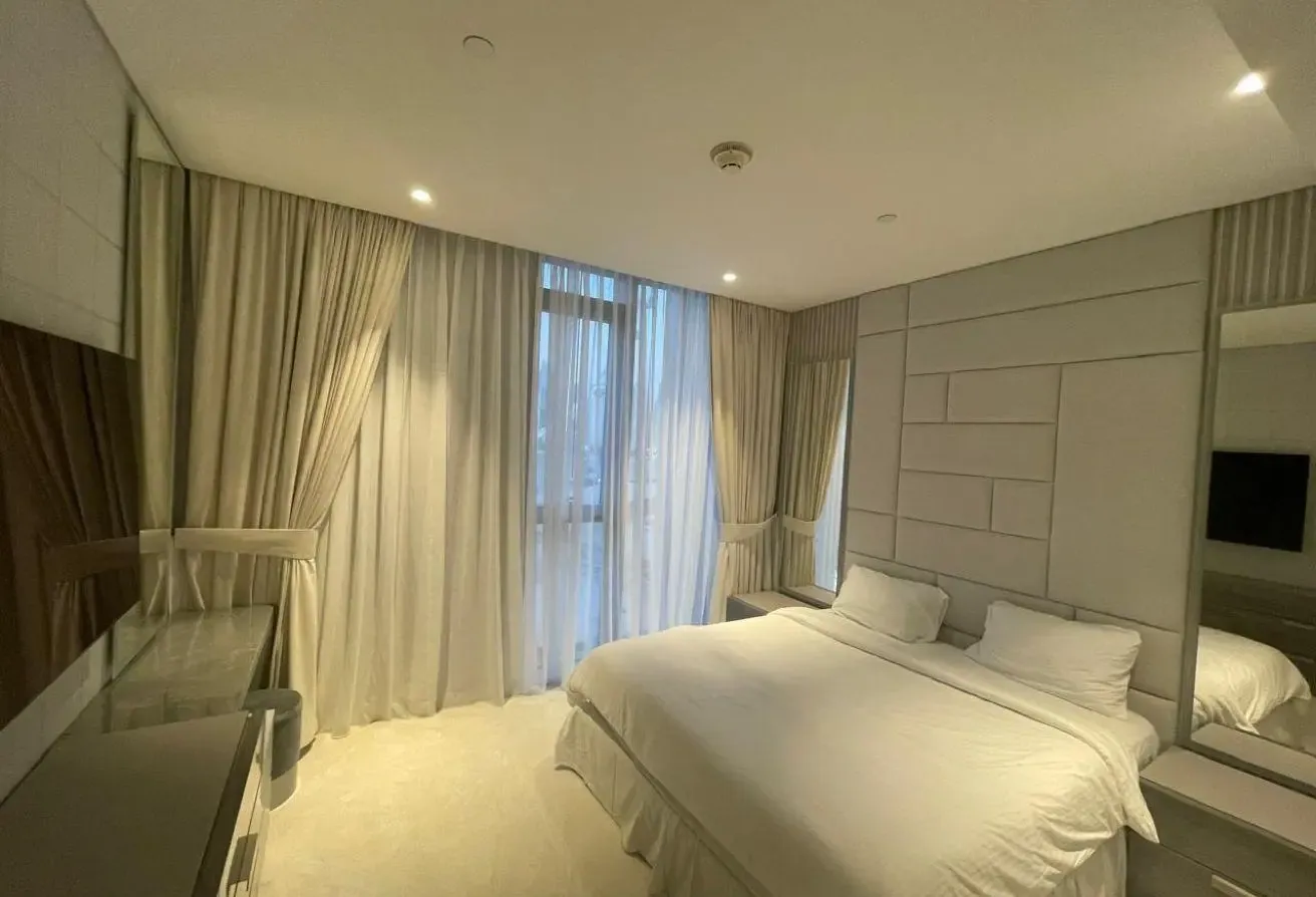 Renovated- Upgraded| Sea Ain| Multiple Option