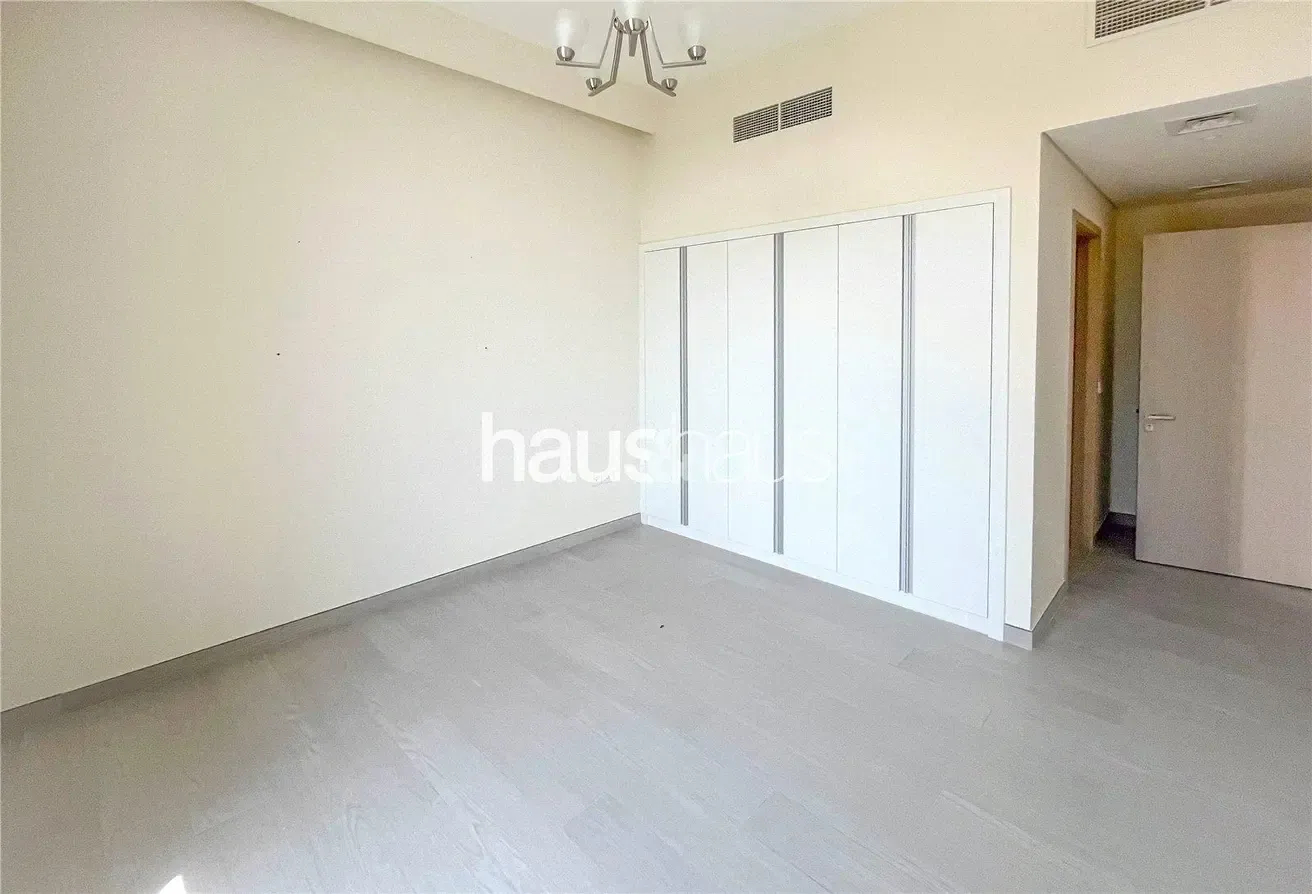 Avl July | Closed Kitchen | Genuine Listing