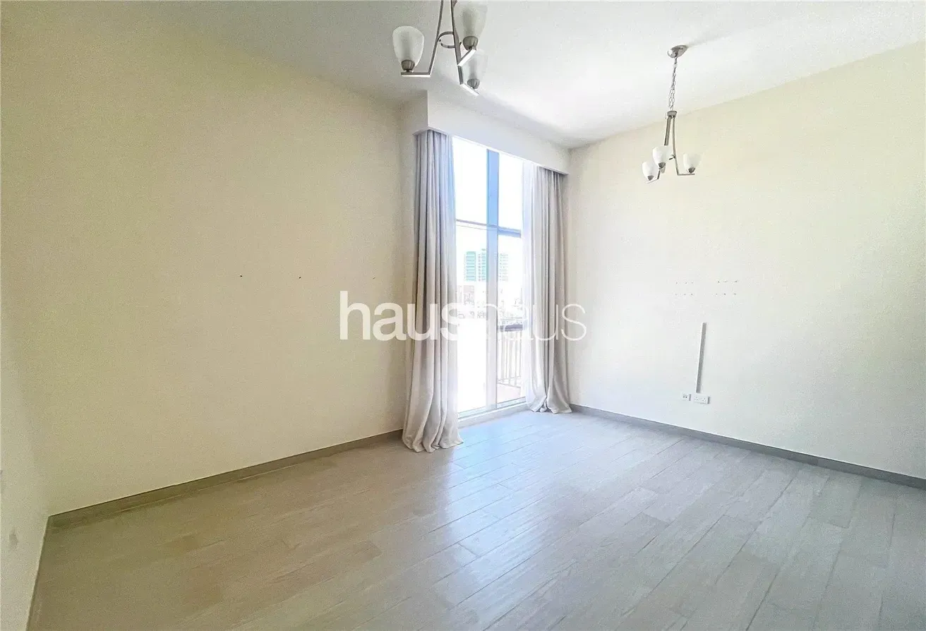 Avl July | Closed Kitchen | Genuine Listing