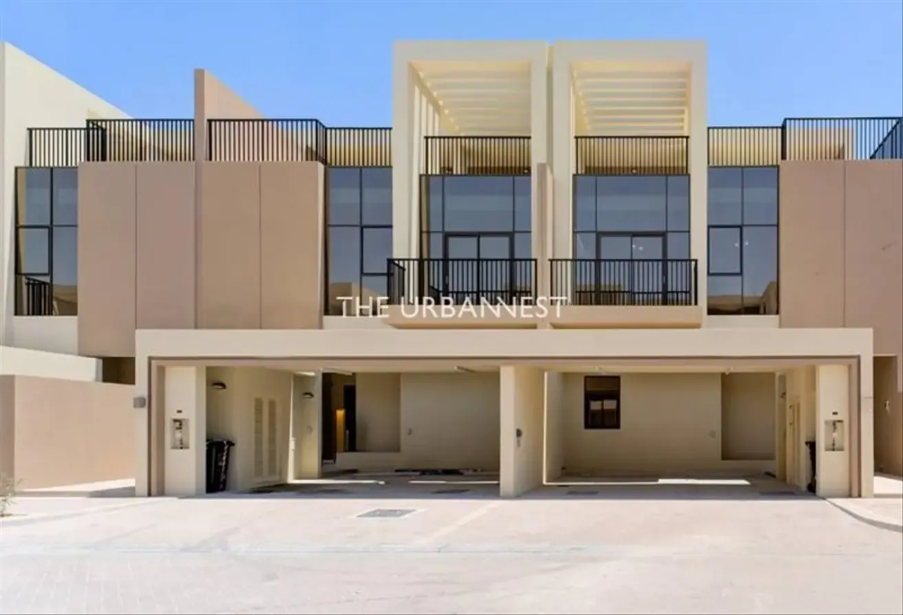 Single Row | Roof Terrace | Prime Location