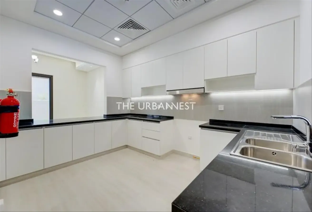 Single Row | Roof Terrace | Prime Location