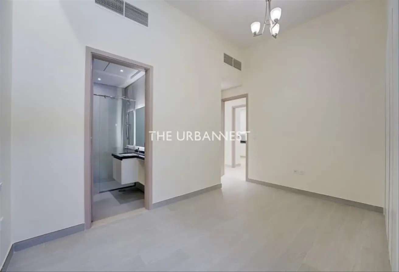 Single Row | Roof Terrace | Prime Location