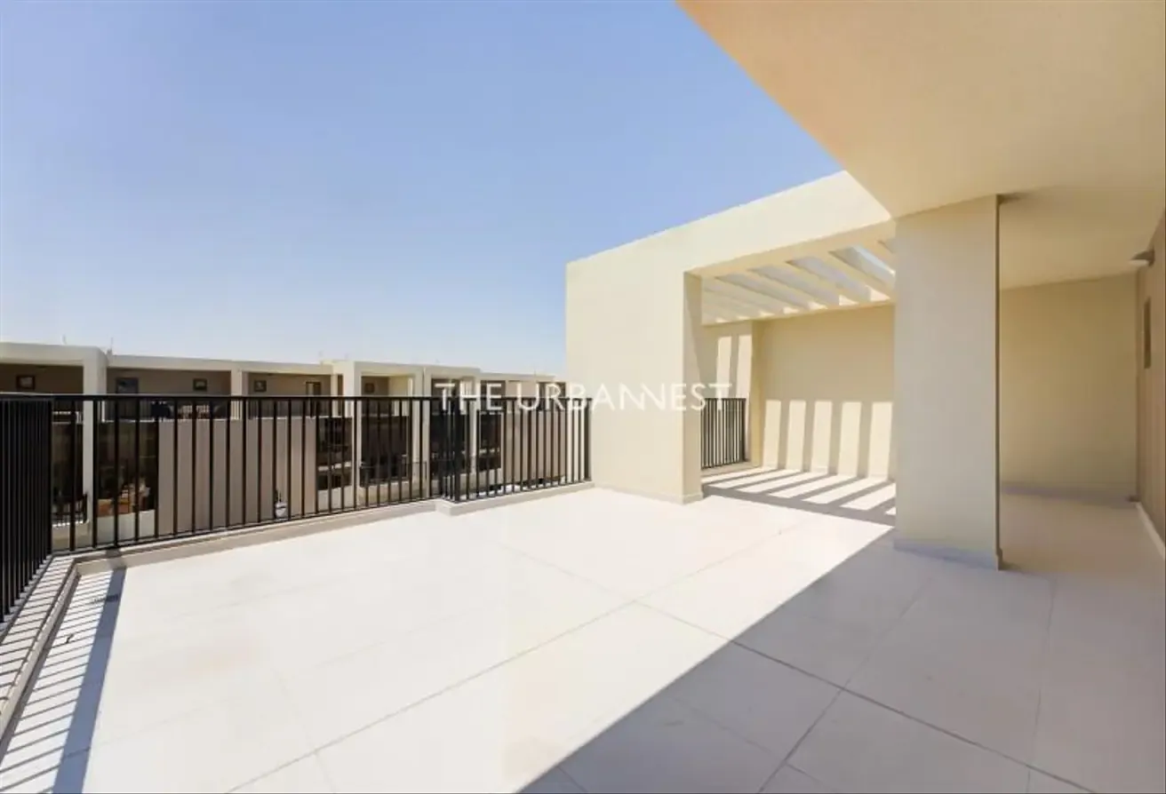 Single Row | Roof Terrace | Prime Location
