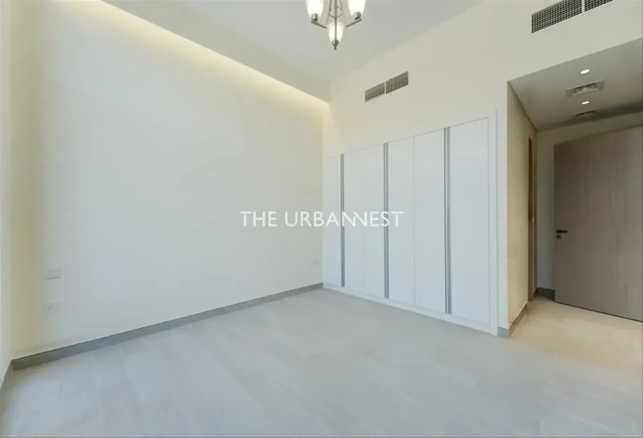 Single Row | Roof Terrace | Prime Location