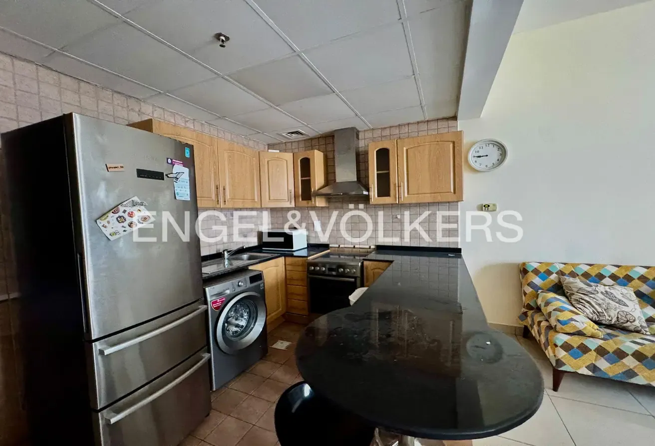 FULLY FURNISHED I CLOSE TO METRO I HIGH FLOOR