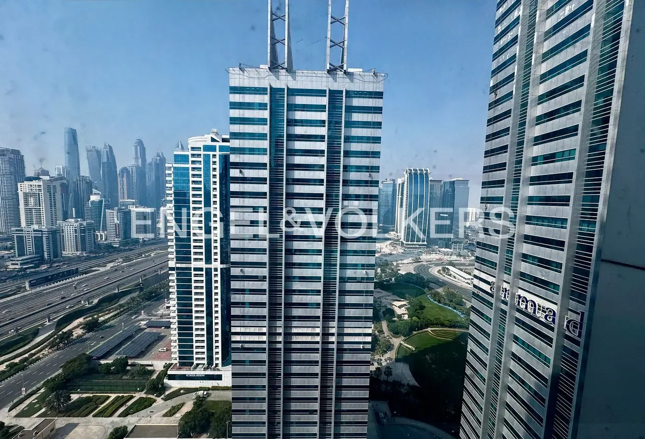 FULLY FURNISHED I CLOSE TO METRO I HIGH FLOOR