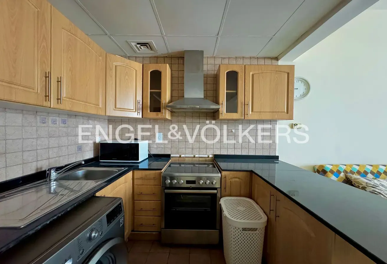 FULLY FURNISHED I CLOSE TO METRO I HIGH FLOOR