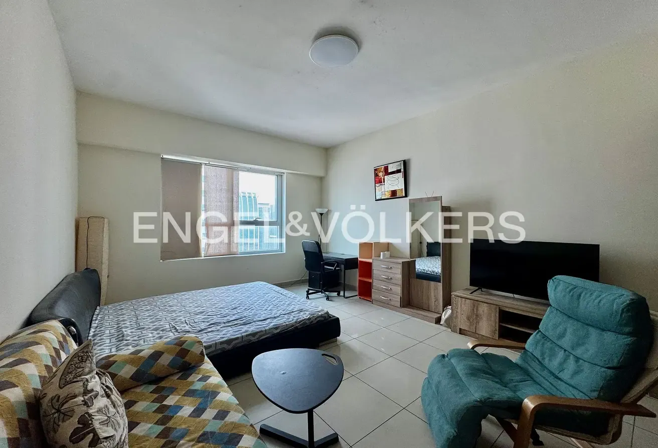 FULLY FURNISHED I CLOSE TO METRO I HIGH FLOOR