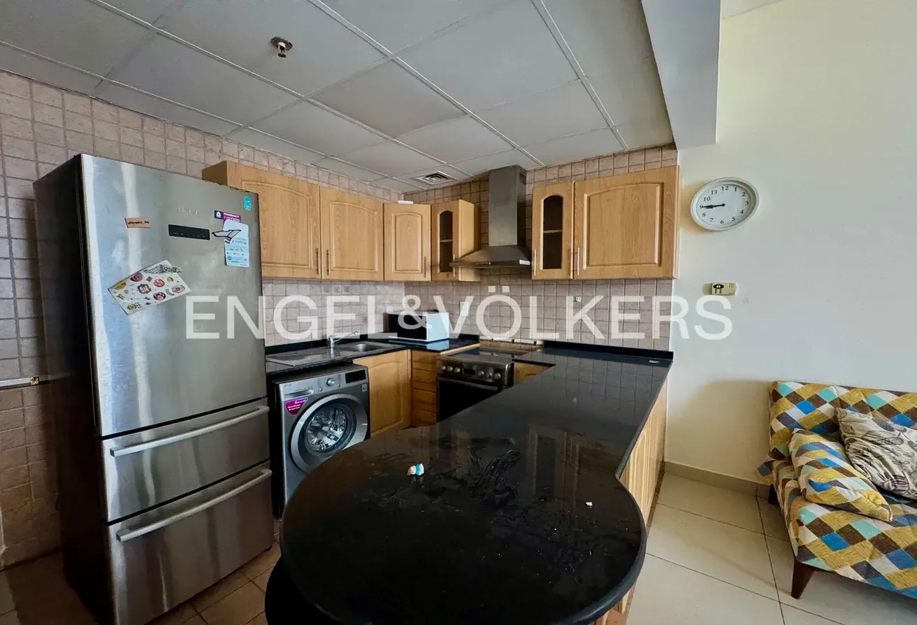 FULLY FURNISHED I CLOSE TO METRO I HIGH FLOOR