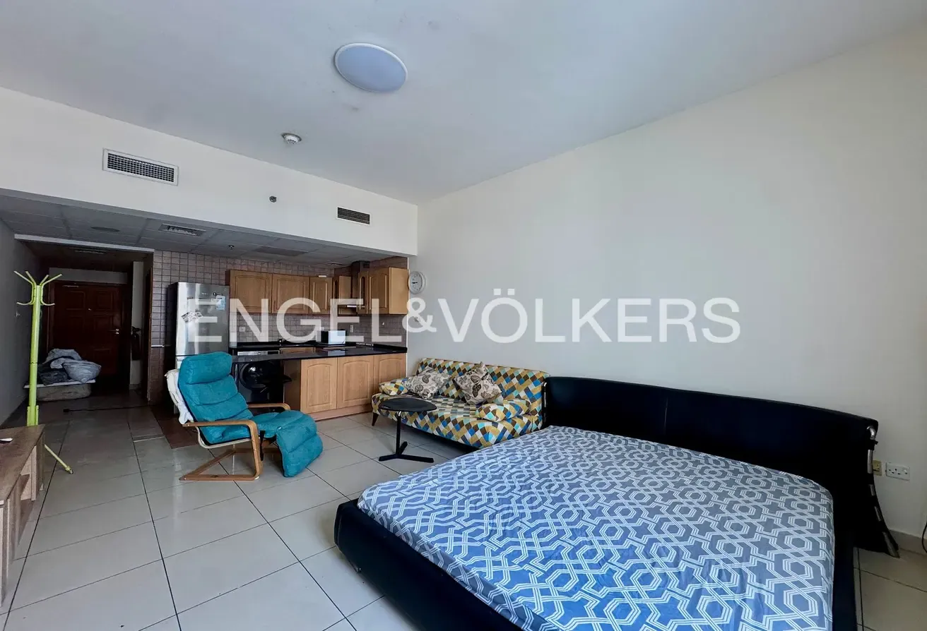 FULLY FURNISHED I CLOSE TO METRO I HIGH FLOOR