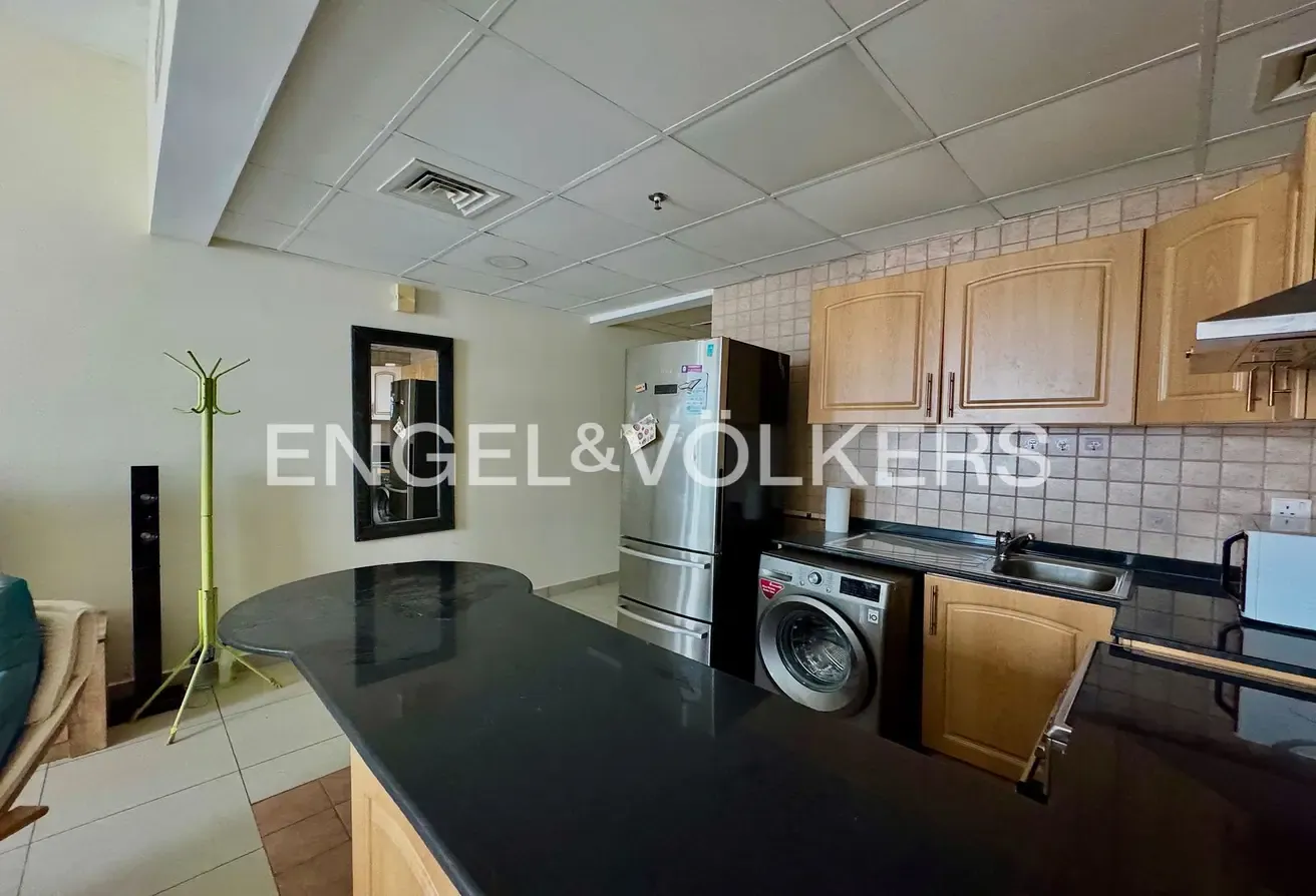 FULLY FURNISHED I CLOSE TO METRO I HIGH FLOOR