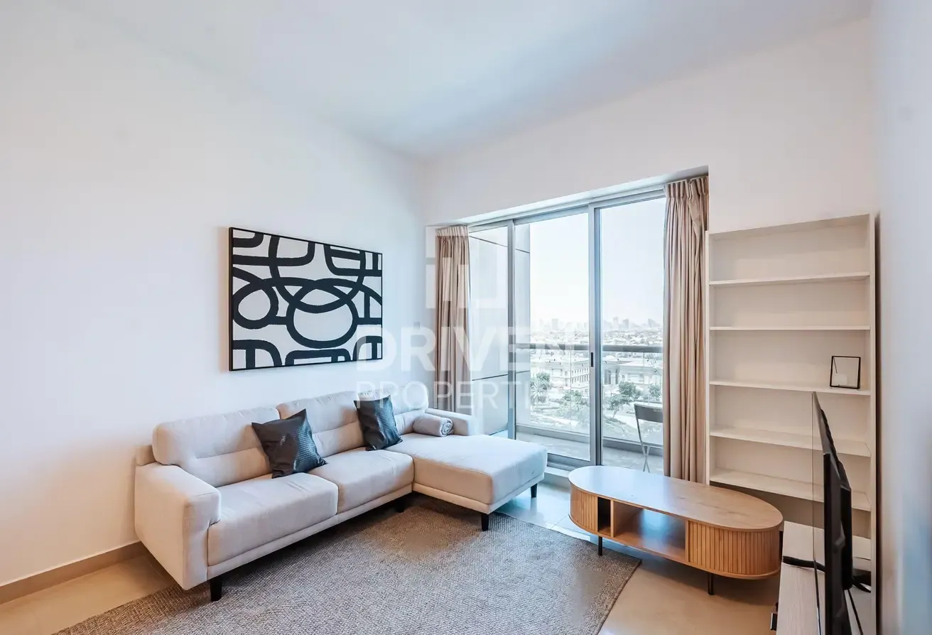 Unique Layout | Elegant Apartment | Vacant