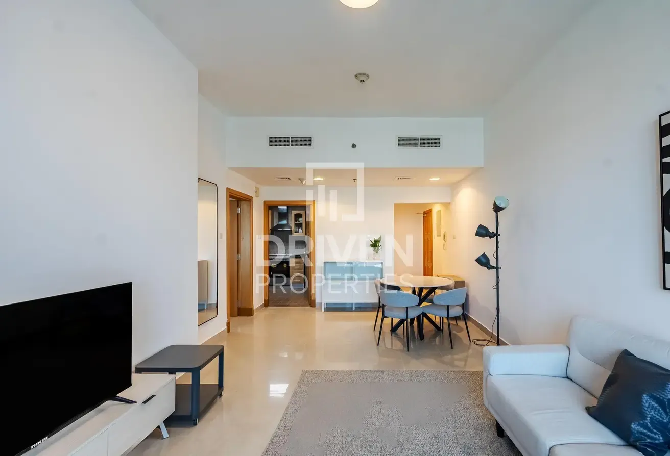 Unique Layout | Elegant Apartment | Vacant