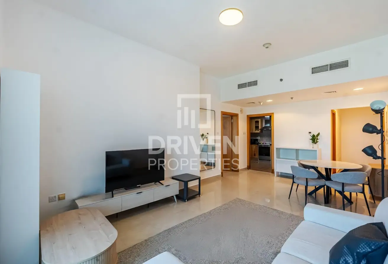 Unique Layout | Elegant Apartment | Vacant