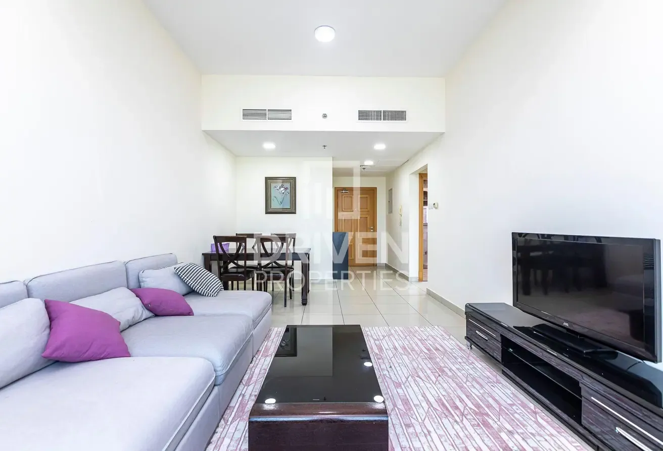 Fully Furnished | Vacant Apt with Park View