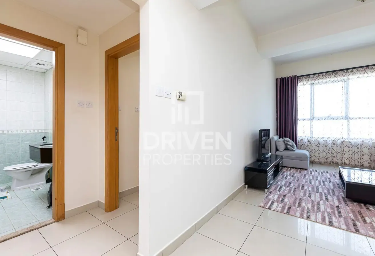 Fully Furnished | Vacant Apt with Park View