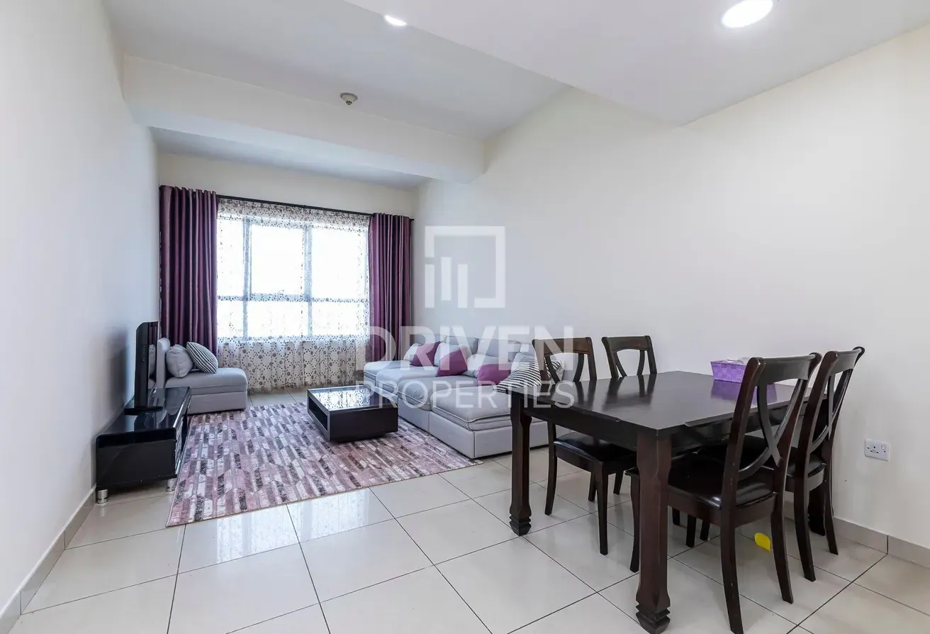 Fully Furnished | Vacant Apt with Park View