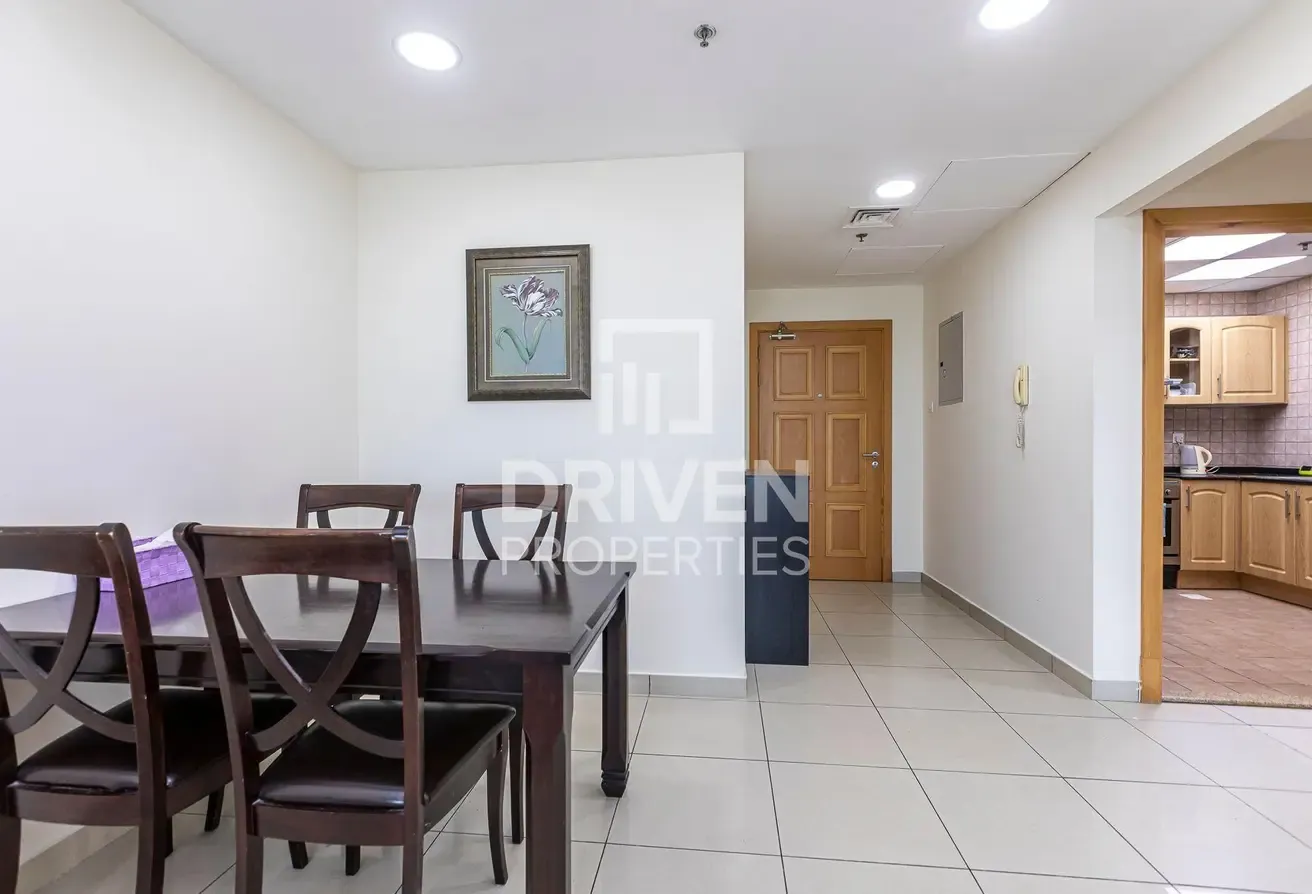 Fully Furnished | Vacant Apt with Park View