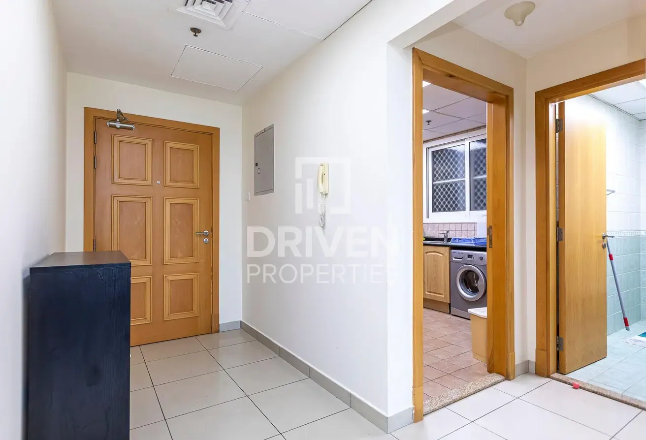 Fully Furnished | Vacant Apt with Park View