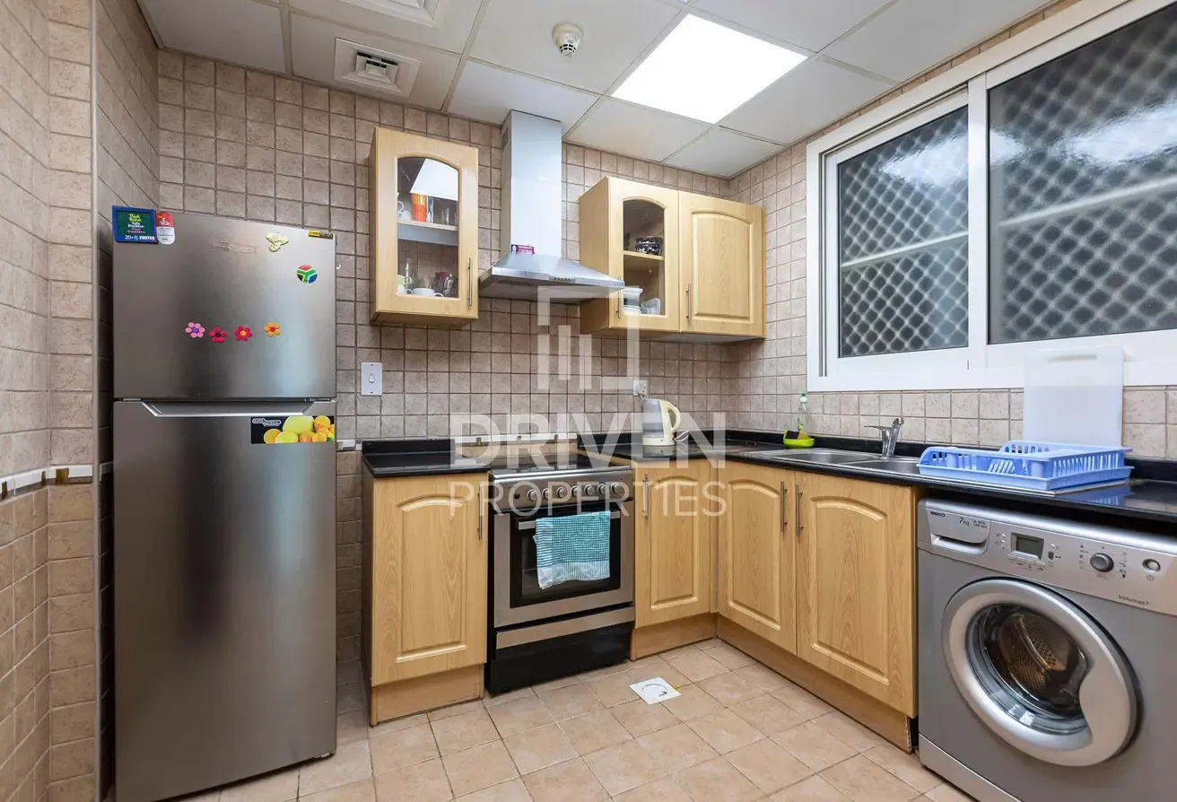 Fully Furnished | Vacant Apt with Park View
