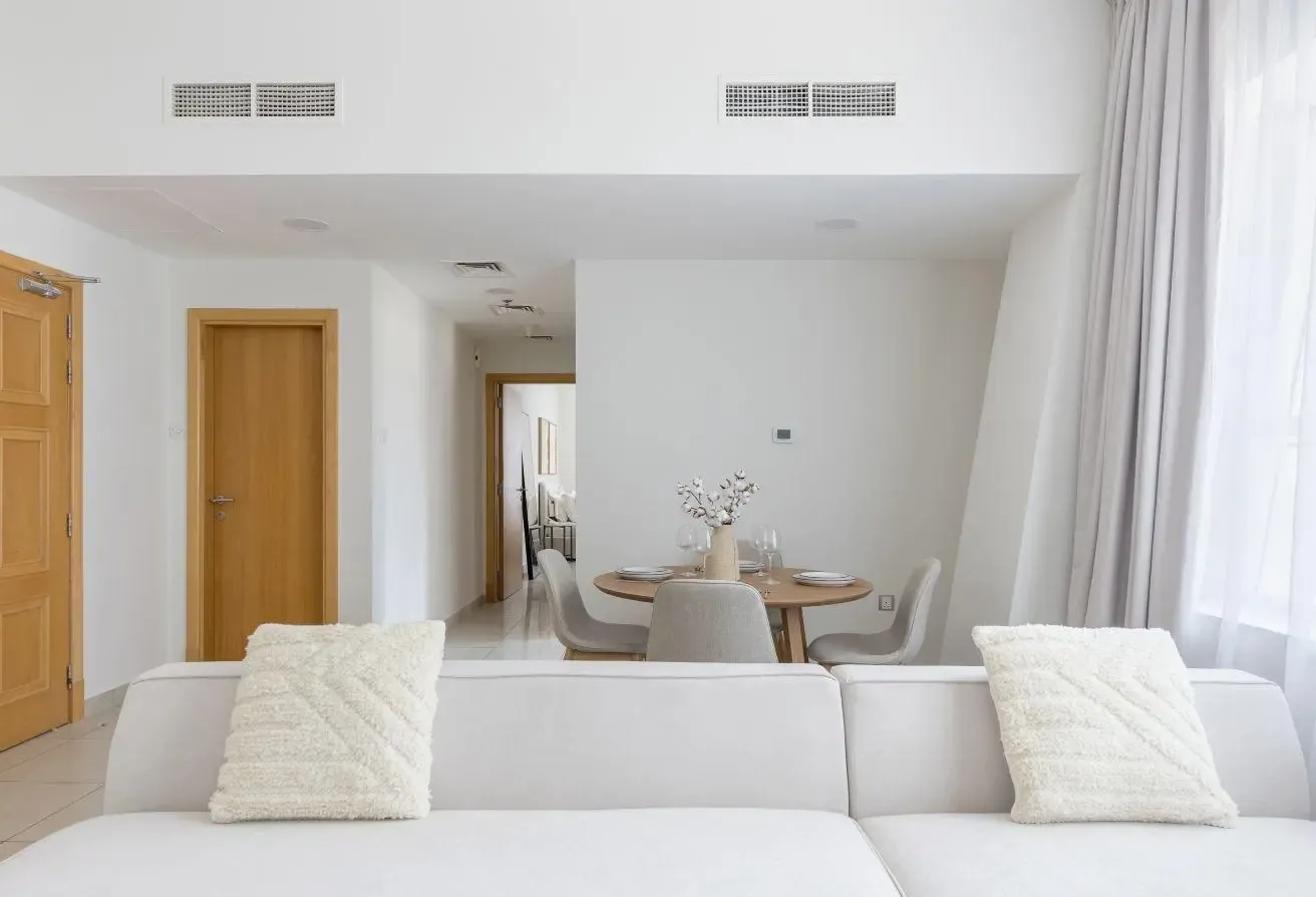 Fully furnished 1BR | Renovated | Ready to move in