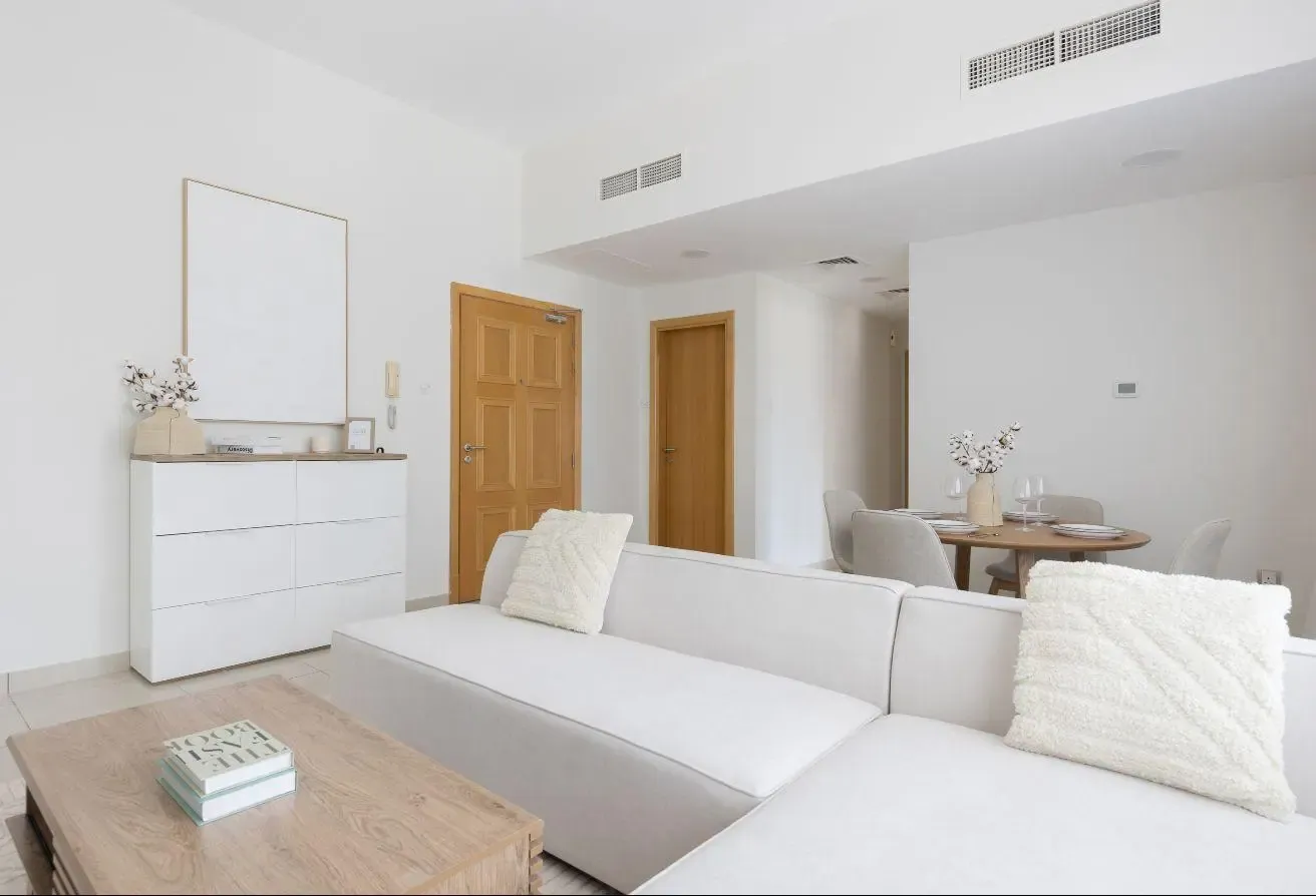 Fully furnished 1BR | Renovated | Ready to move in