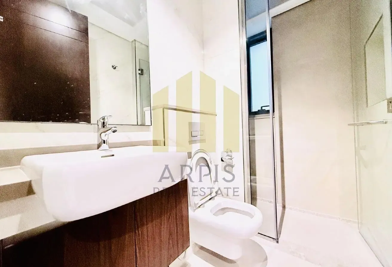 MODERN 2 BR | STREET VIEW | NEAR PARK