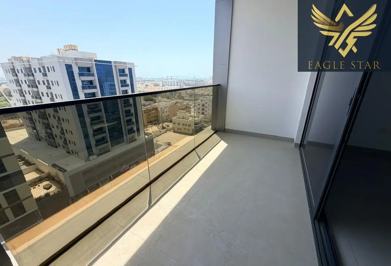 Bright 2 BR Apartment GYM POOL BALCONY PARKING