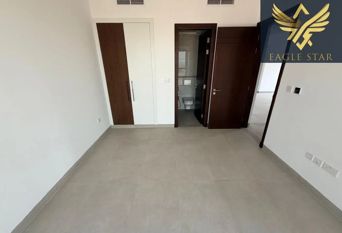 Bright 2 BR Apartment GYM POOL BALCONY PARKING