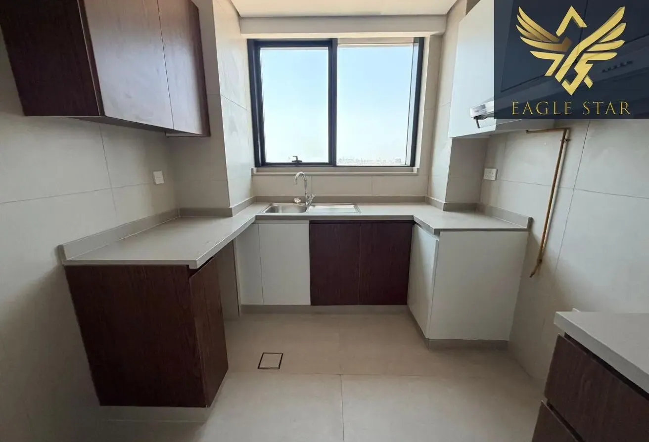 Bright 2 BR Apartment GYM POOL BALCONY PARKING