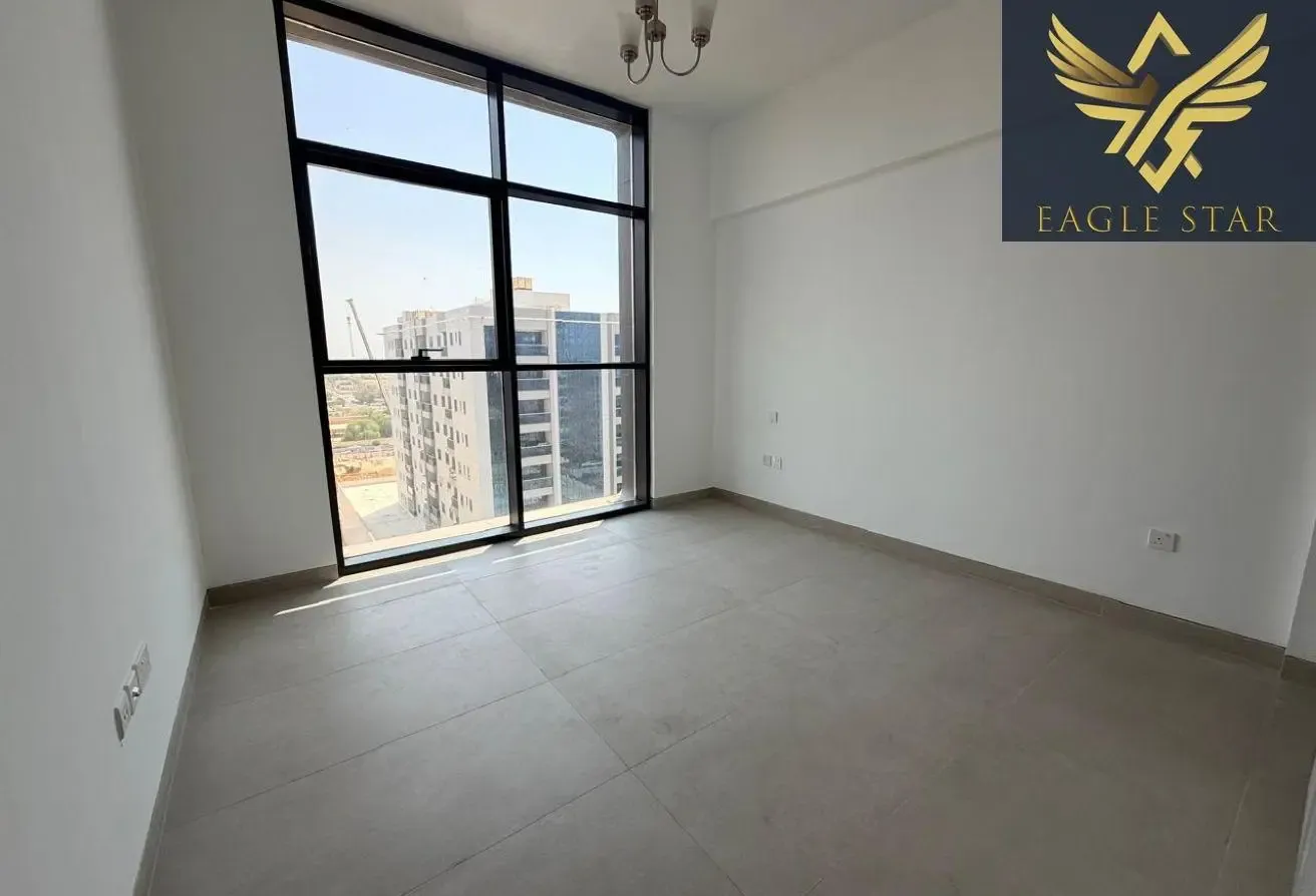 Bright 2 BR Apartment GYM POOL BALCONY PARKING