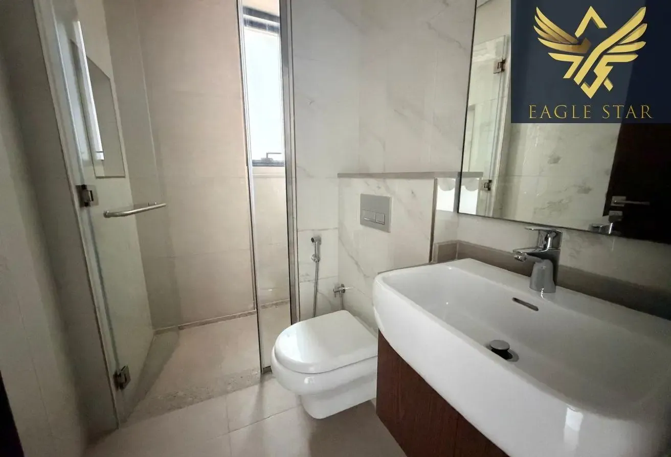 Bright 2 BR Apartment GYM POOL BALCONY PARKING