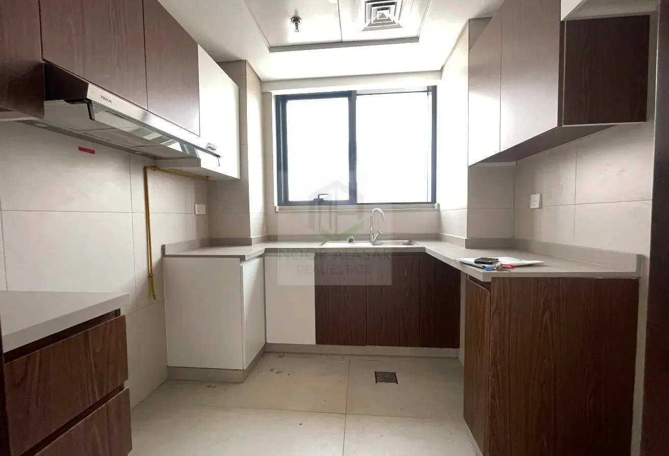2 BR Upgraded Apartment in Al Satwa with Parking