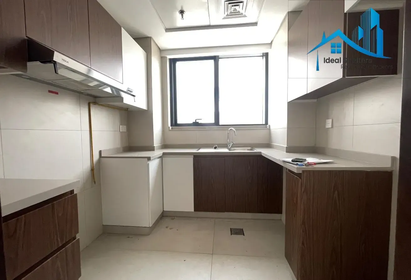 HUGE 2. BEDROOM || NEAR PUBLIC PARK || OPEN VIEW |