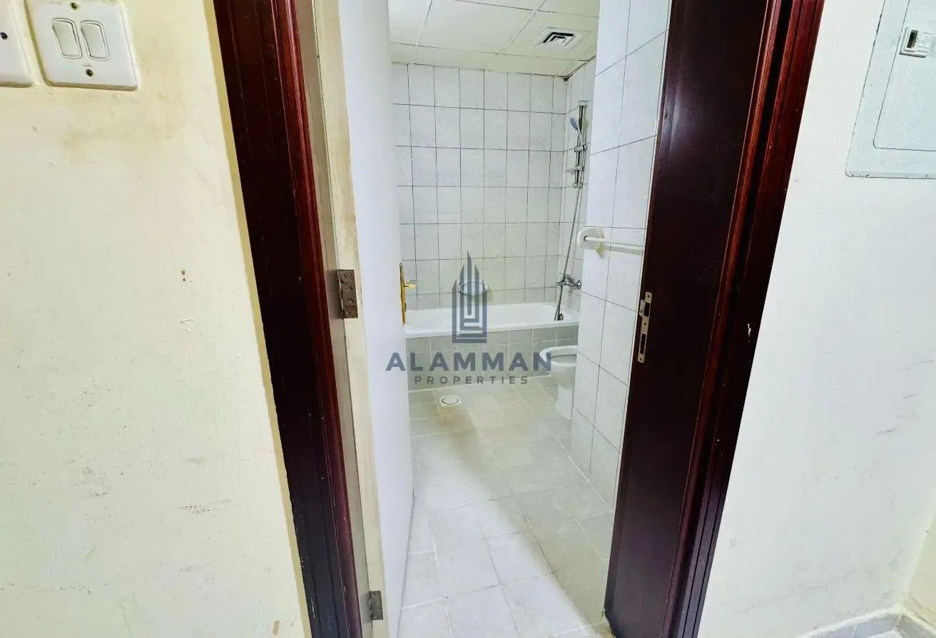 Ground Floor | Spacious Studio | 1 Parking