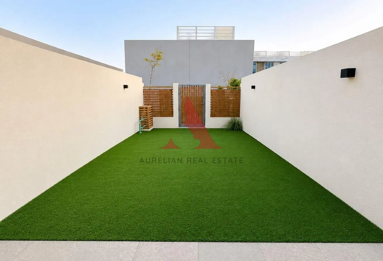 Vacant | 2 bed Townhouse | Prime location
