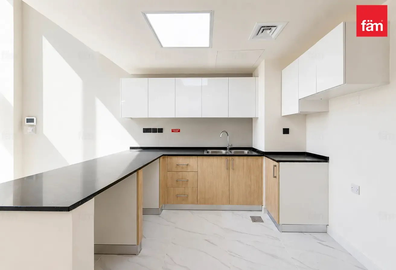 Well Maintaned | Studymaids | Great Price | 4bath