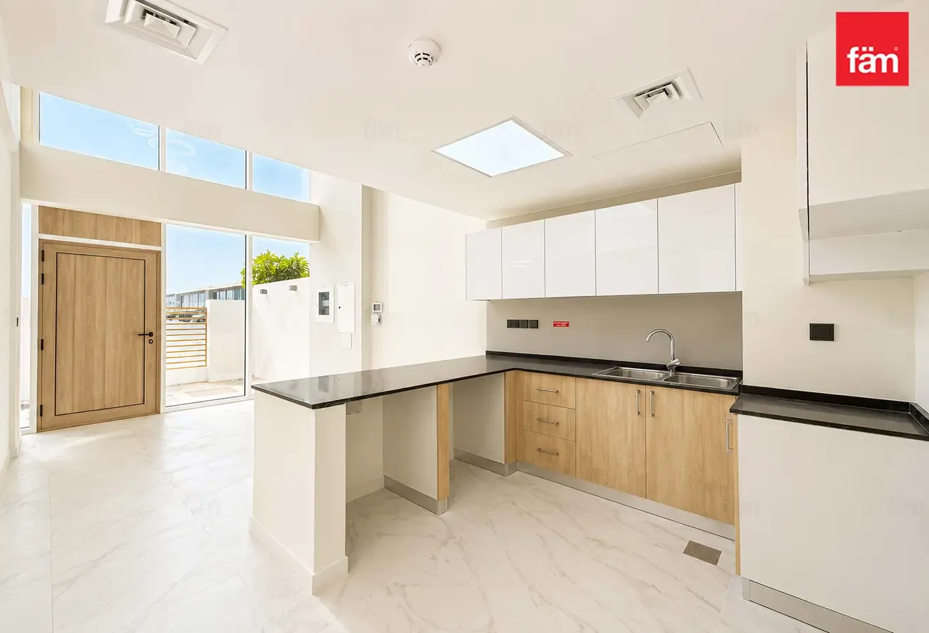 Well Maintaned | Studymaids | Great Price | 4bath