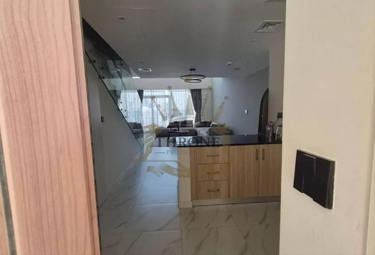 Modern2BR-Fully Furnished-Big Layout-Near Entrance