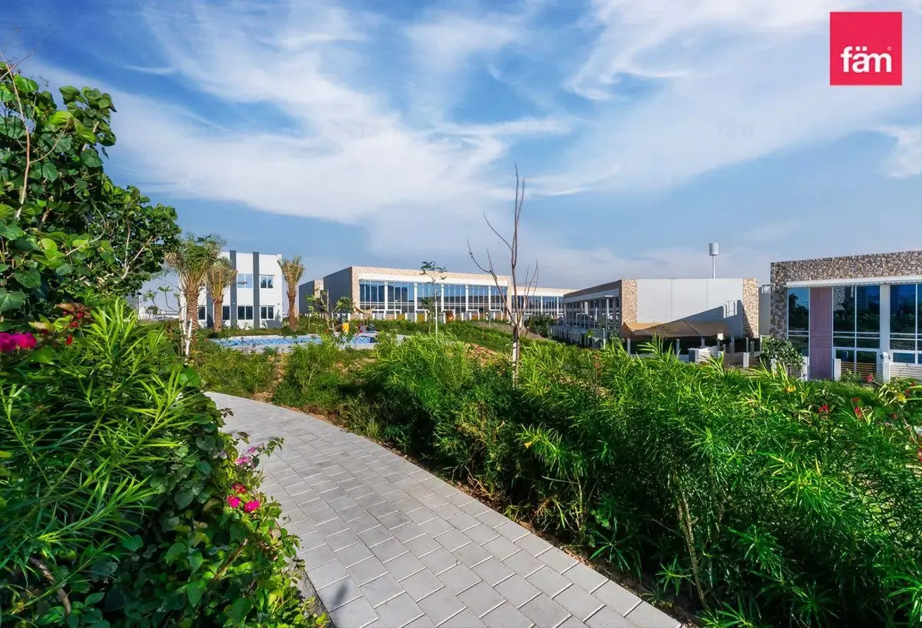 Huge Garden | Vacant | Close To Amenities