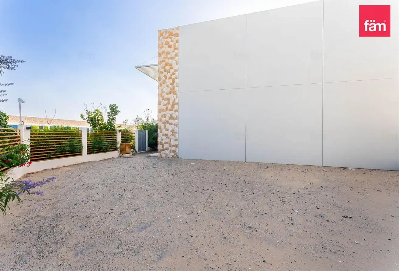 Huge Garden | Vacant | Close To Amenities