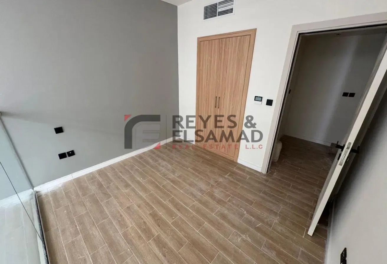 Semi Furnished I With Maid room I Big Layout
