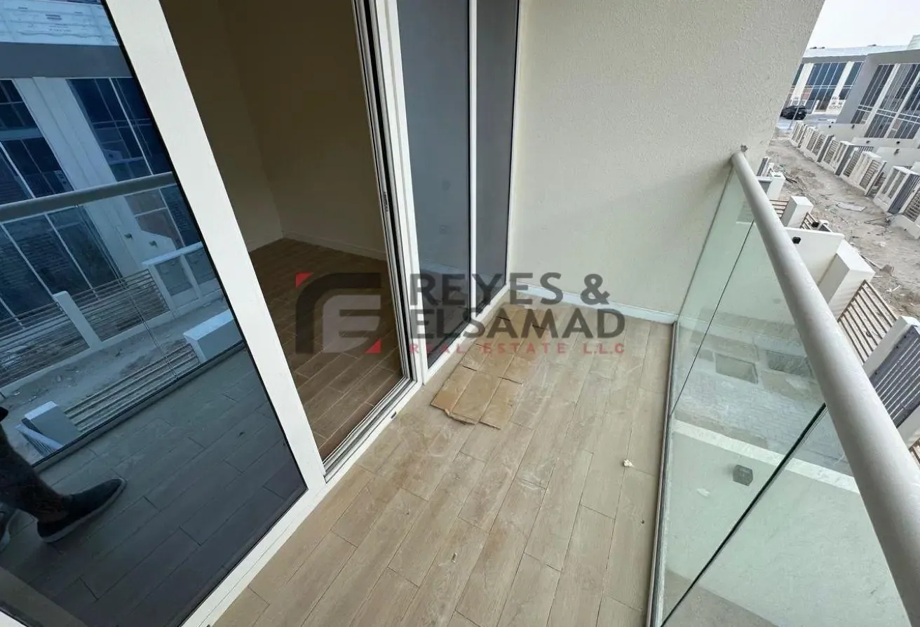 Semi Furnished I With Maid room I Big Layout