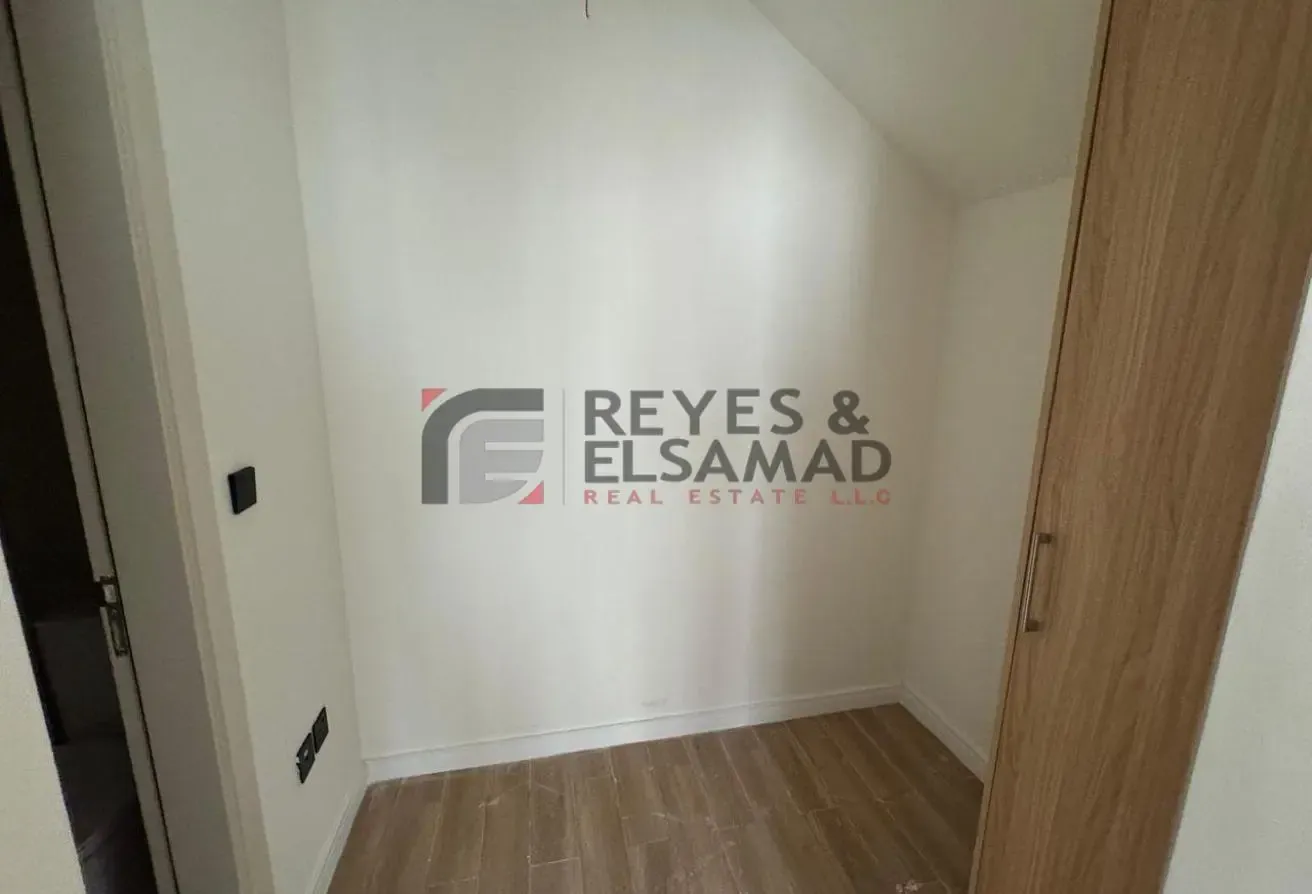 Semi Furnished I With Maid room I Big Layout